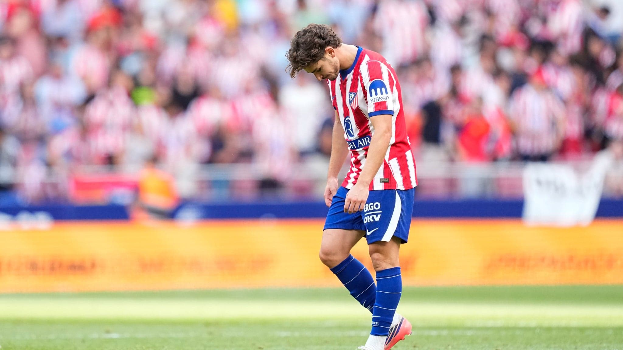 Julián Álvarez sifflé par l'Atlético, quitte seul la pelouse face à Villarreal